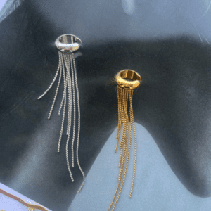 Earcuff delicado de acero inoxidable con cadenas