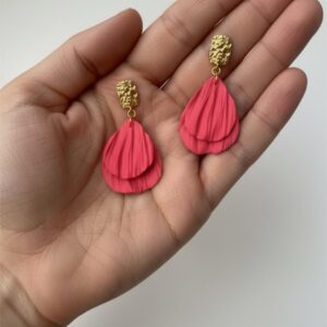 Aros colgantes pétalos rosa palo
